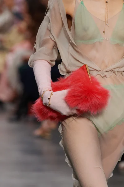 Look 15
